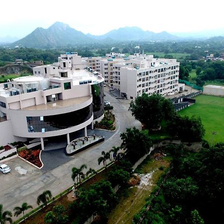 Spectrum Resort, Spa & Residences Udaipur Kültér fotó